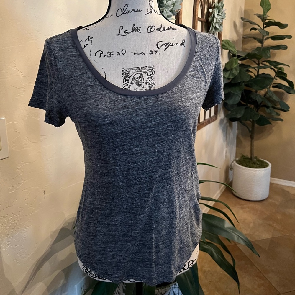 Banana Republic tee